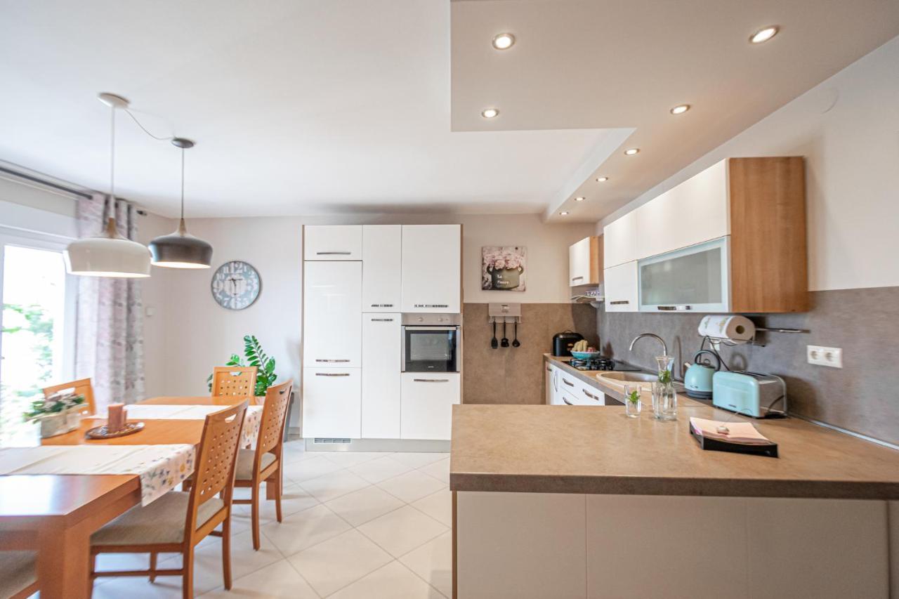 Two-Bedroom Apartment In Crikvenica Xcvii Exterior foto
